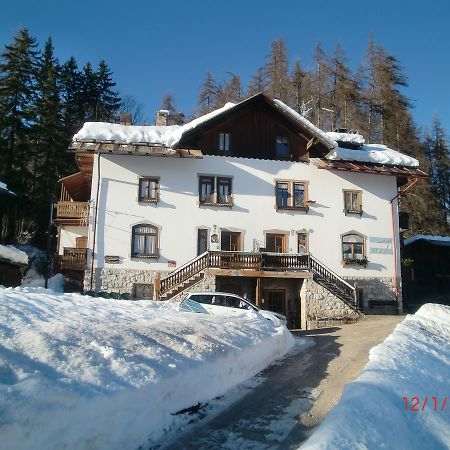 كورتينا دامبيتزو Menardi Sisto B&B المظهر الخارجي الصورة